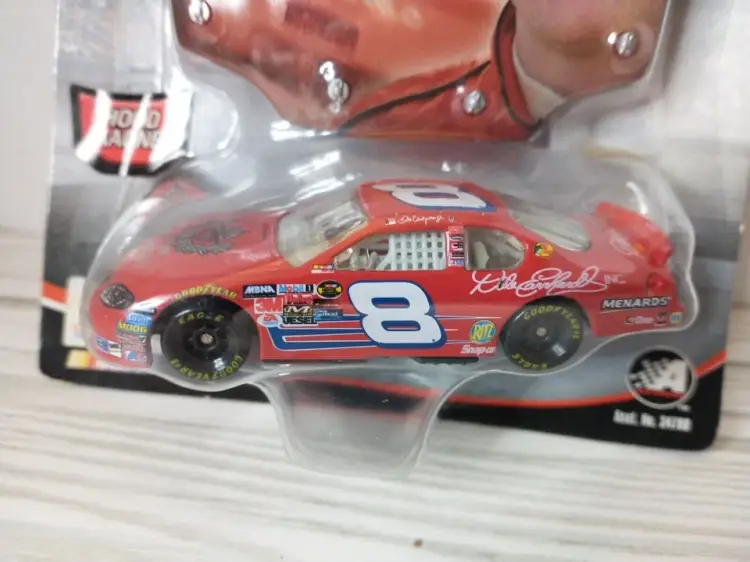 2005 Winner's Circle Dale Earnhardt Jr #8 1:64 Car w/Auto Hood Magnet - Collect