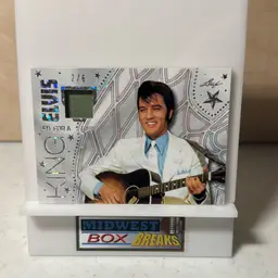Elvis 2/6 The King's Closet Relic 2024 Leaf MBBCRD