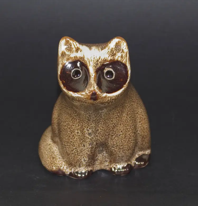 Vintage Pigeon Forge Pottery Brown Raccoon Douglas Ferguson Signed 5.5" Tall