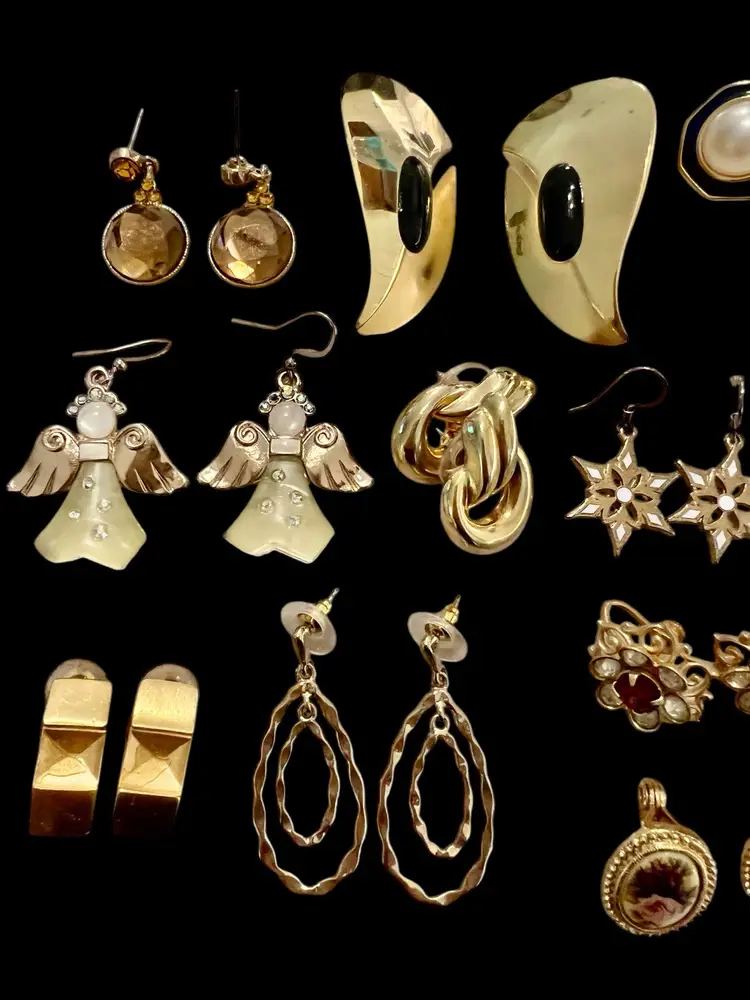 Vintage To Now Goldtone Clip Pierced Earring AK MONET LCI 20PCS #E-15