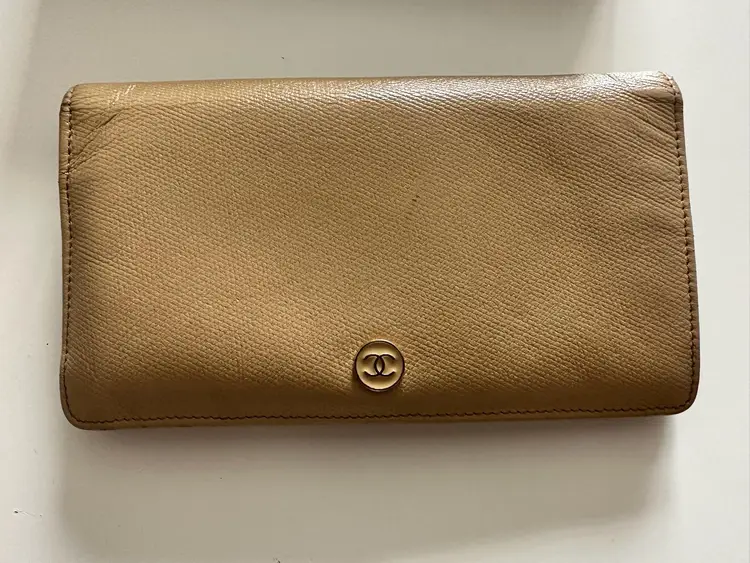 Chanel Wallet Bifold Coco Button Beige