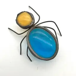 01 - Vintage Stained Glass Bug 🪲