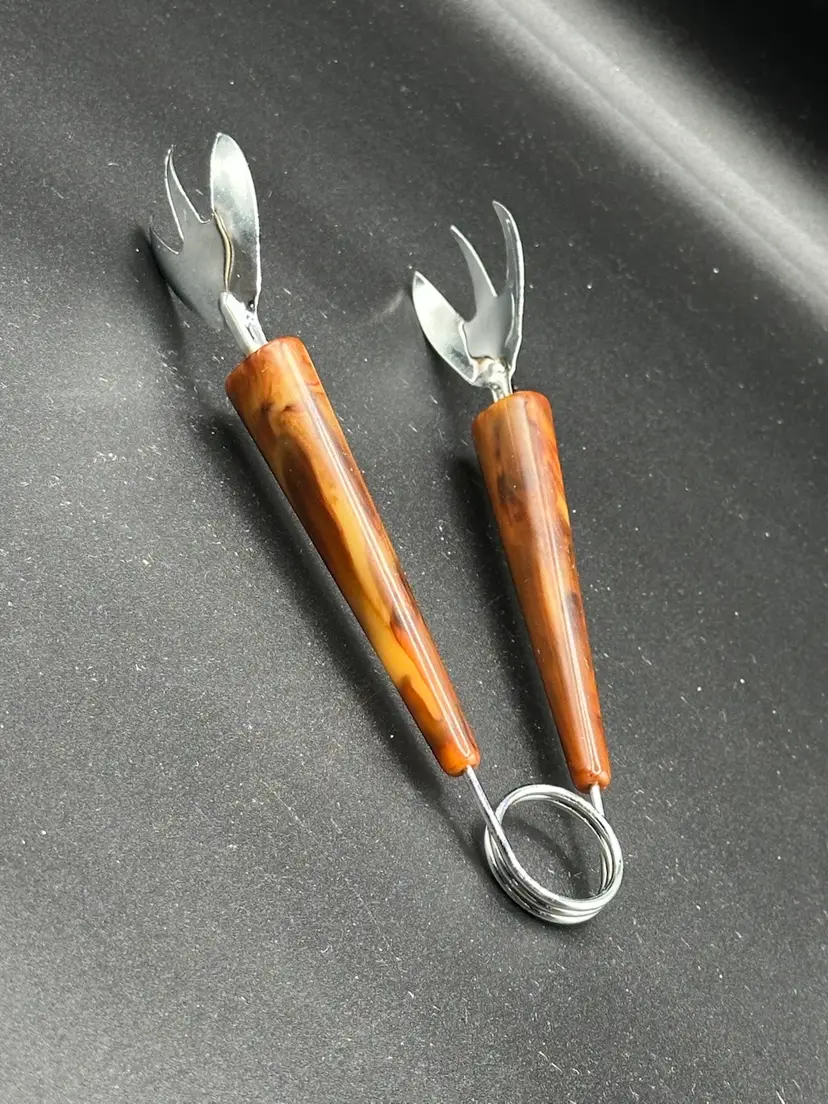 Vtg Bakelite Handle Butterscotch Swirl Clawed Ice Tongs Bar Tool 7" MC Barware