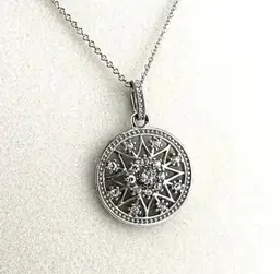 Avon Rhinestone Compass Snowflake Medallion Pendant Silver Tone 15” Necklace