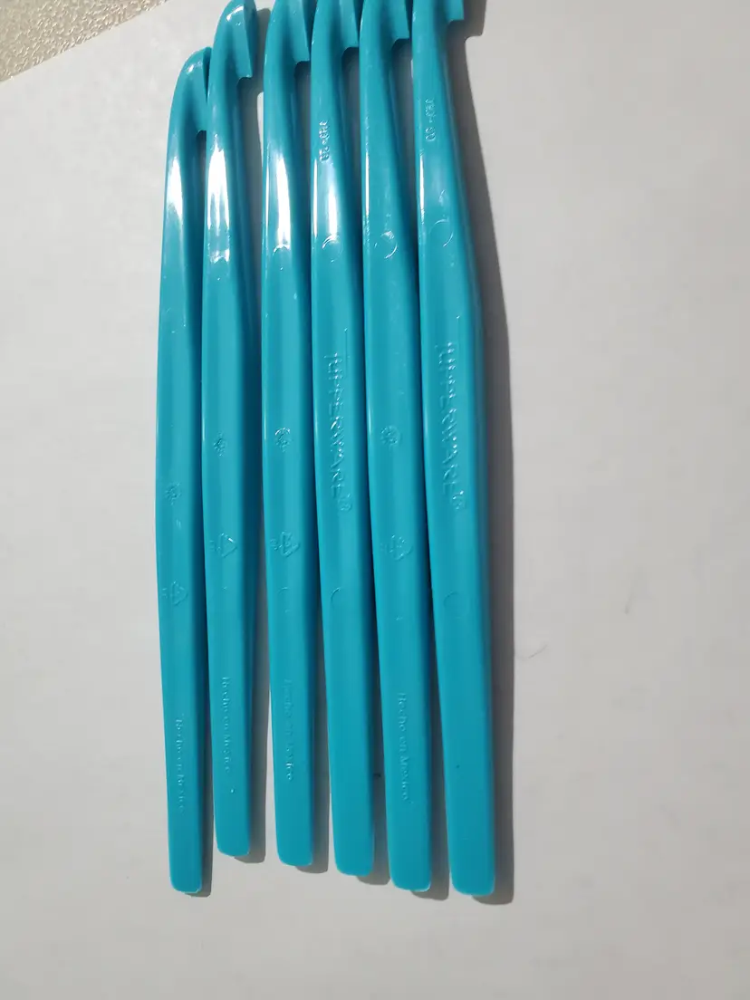 6 New* Tupperware Citrus Peelers Gadget for Oranges, Grapefruit, Lemons, Limes (Blue)