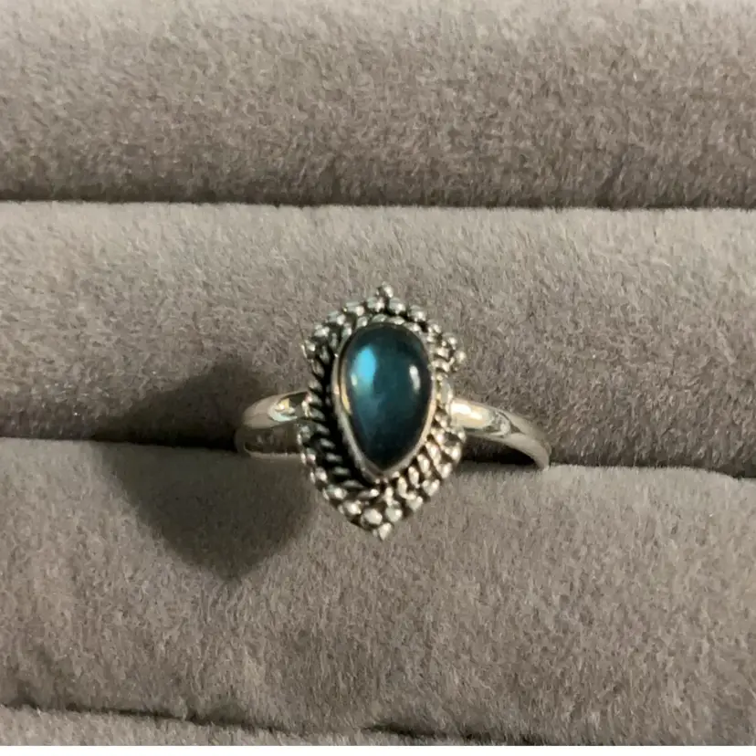 925 Sterling Labradorite Ring 
Size 6 1/2