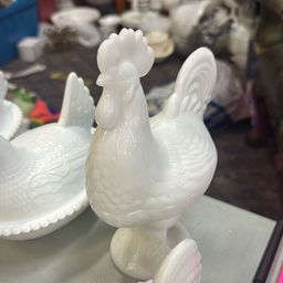 Westmoreland Hen On Nest Rooster