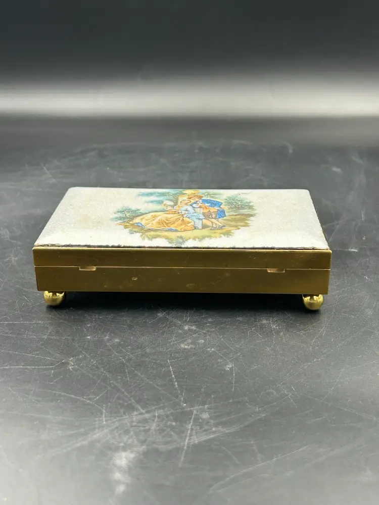 Vintage Gold Tone Footed Cigarette Box With Enamel Lid Courting Victorian Couple Design