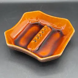 Vintage ashtray - USA brown (perfect ping bowl!)