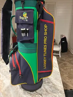 Loony Tunes Pro Shop Golf Bag And Head Covers