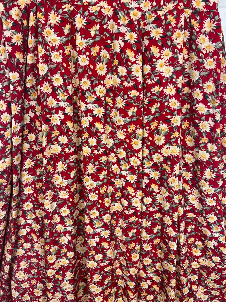 Vintage 90s Daisy Print Midi Dress Red Floral Empire Waist Pockets USA Large