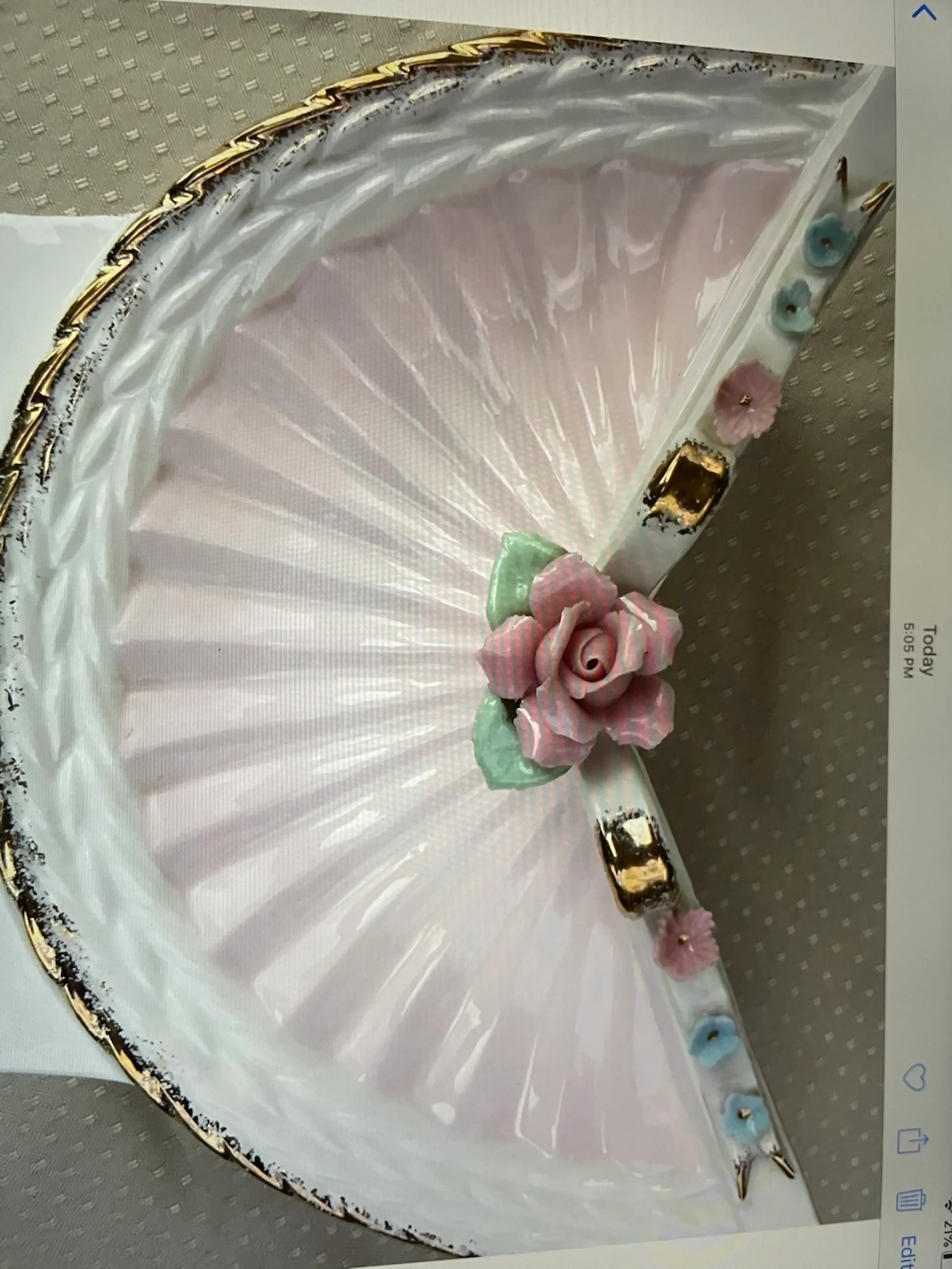 Image 4 of 4