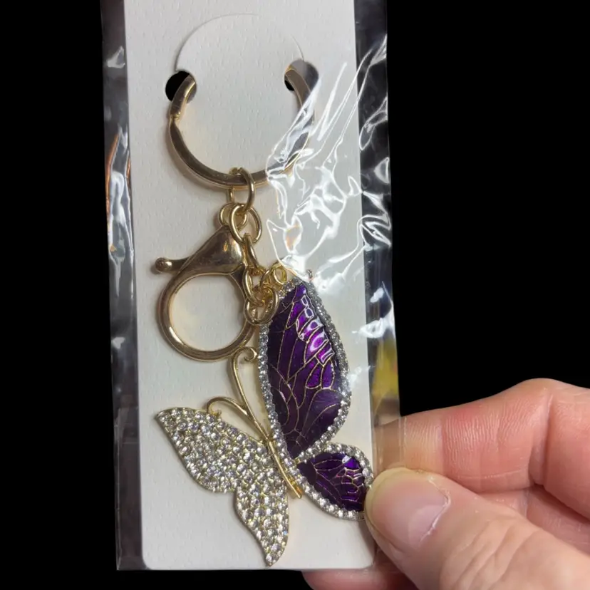 Yellowstone Keychain, Beautiful Purple Colored, Butterfly With Clear Gemstone Surrounding It
