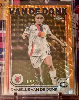 Danielle Van De Donk 2024/25 Topps Chrome UWCL Orange Wave /25 Lyon Netherlands Soccer Card