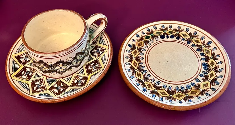 Ukrainian Gravosky Folk Art Hand Painted Red Clay Cup And Two Plates