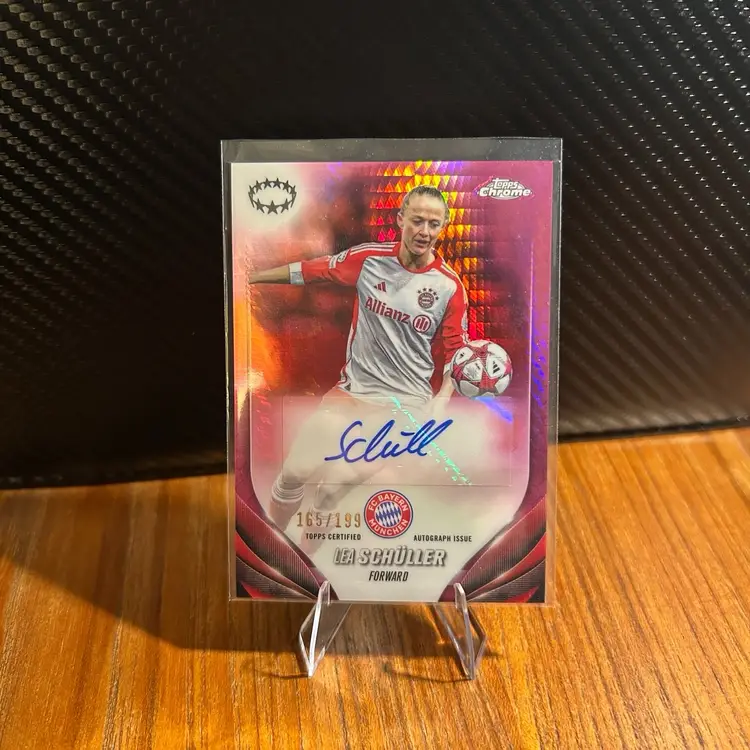 Lea Schüller 23/24 Topps Chrome UWCL Auto Pink Prism Refractor /199