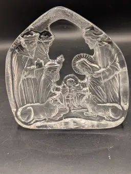 Carved Etched Crystal Religious Nativity Scene Christmas Sculpture Paperweight