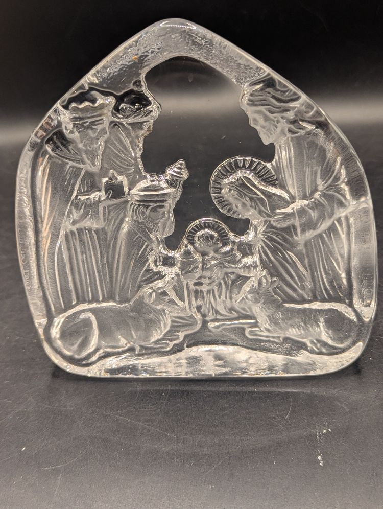 Carved Etched Crystal Religious Nativity Scene Christmas Sculpture Paperweight