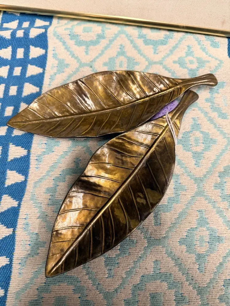 Tobacco Brass Leafs 2 Dishes  9” Long