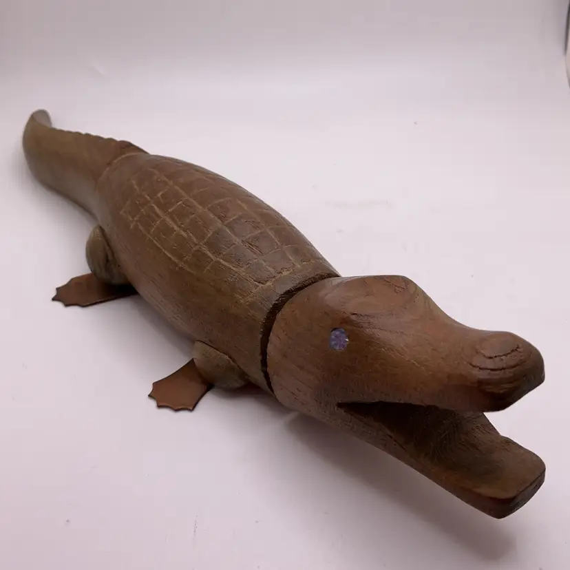 ITW Carved Wood Crocodile Alligator with Rhinestone Eyes and Moveable Feet 11” Zoo-Line