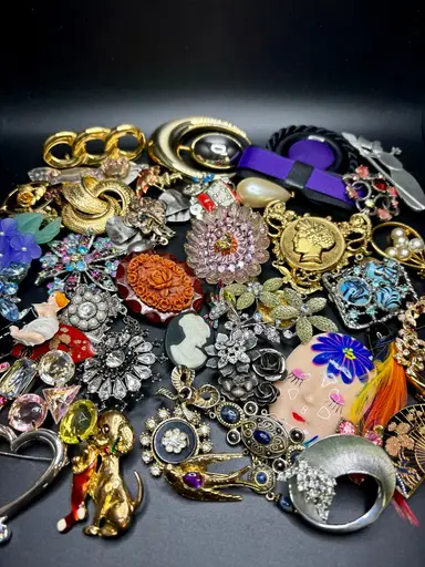 Lunch Break Live Show - Brooches Buyers Choice