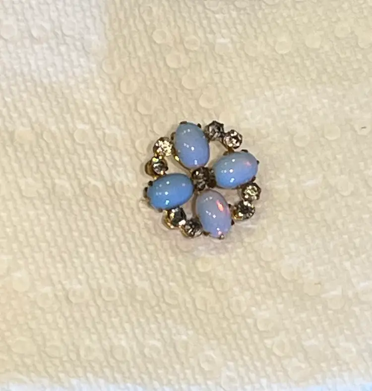ANTIQUE VICTORIAN OPAL GLASS BROOCH PIN C-CLASP