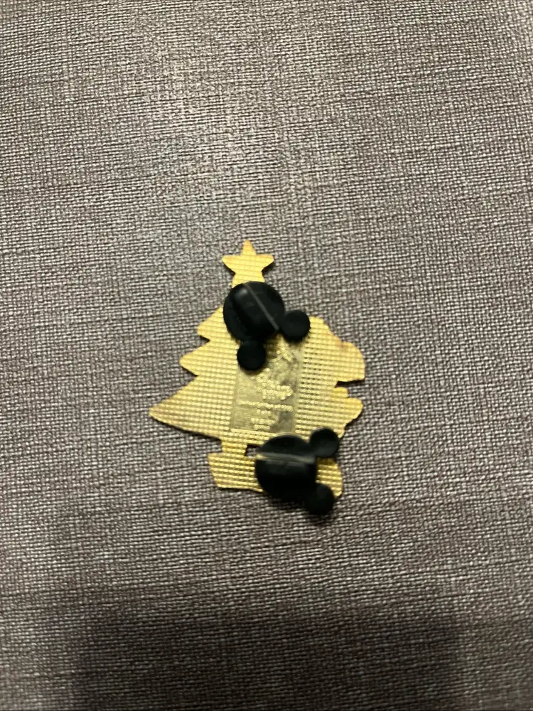 Disney World 2007 Minnie Mouse Christmas Tree Pin