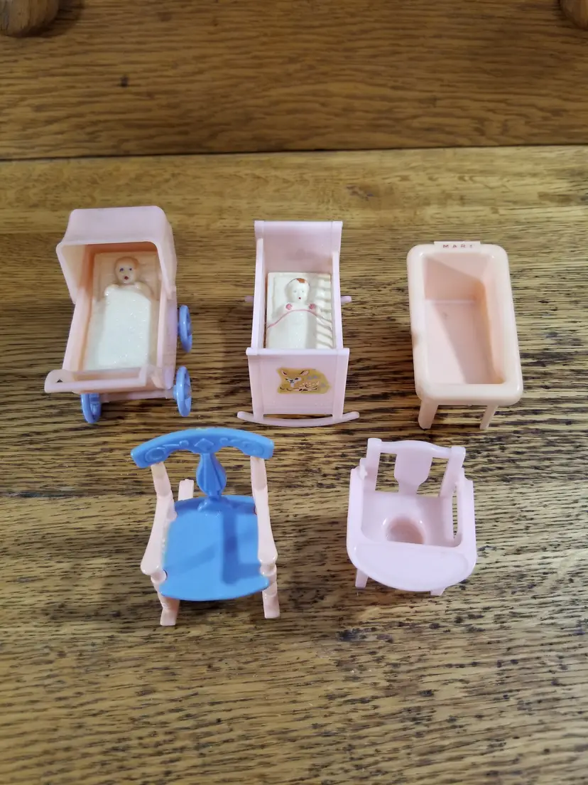 Vintage Renwal Dollhouse Nursery Furniture Lot #5– Molded Baby Inserts