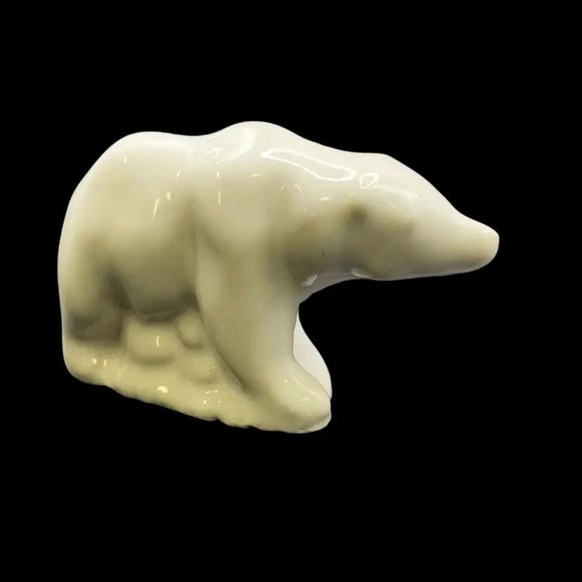 Wade Whimsies Polar Bear 1”x2”