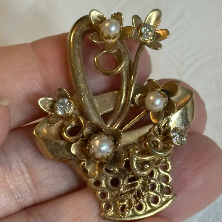 Vintage Gold Tone Flower Basket With Faux Pearl And Rhinestone Accent