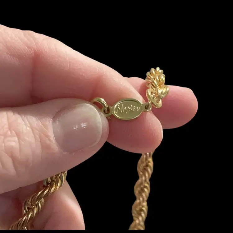 Vintage Goldtone  Thick Twisted Rope Napier Chain Necklace. Signed Napier On Tag.
