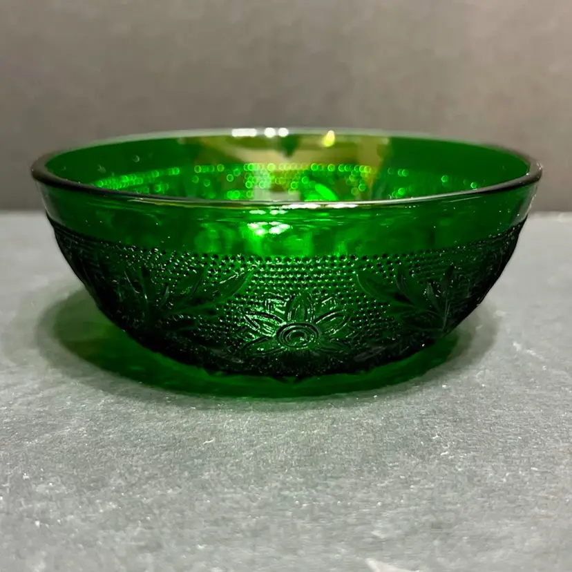 MARKDOWN! Anchor Hocking Emerald Sandwich Glass Berry Bowl, ~4.25x1.5"