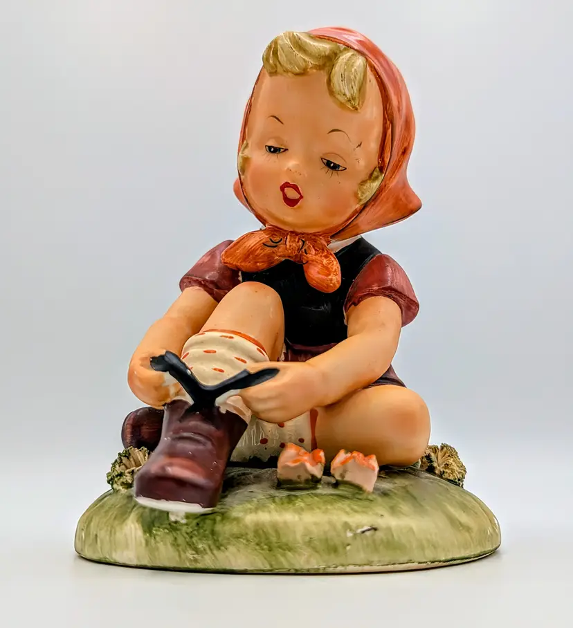 Goebel Erich Stauffer Girl Tying Shoe Figurine #8248 6.5” Vintage