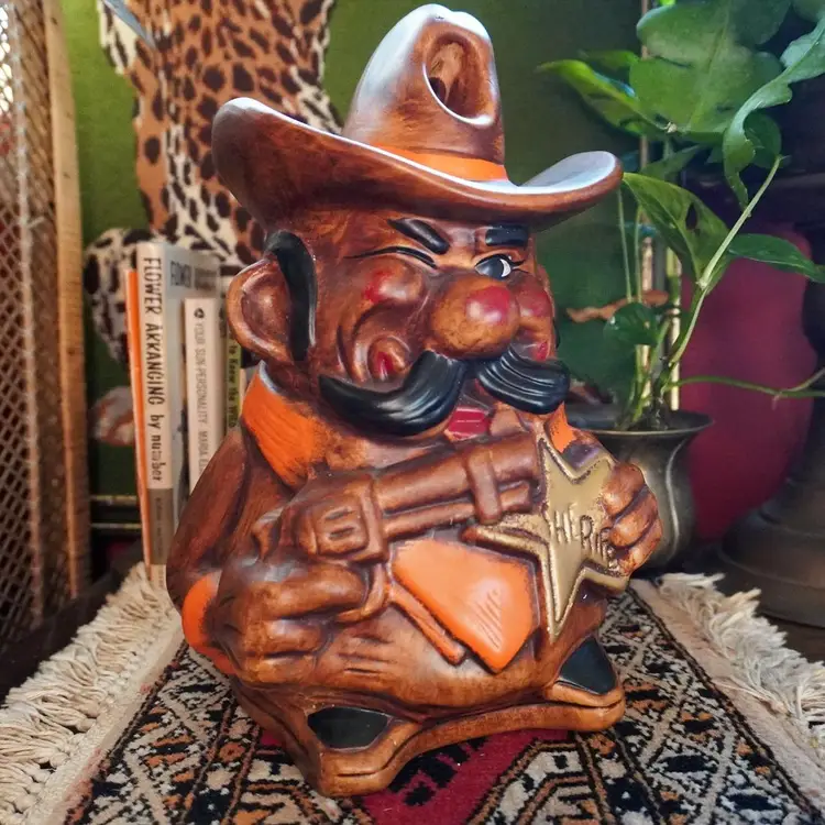 Vintage 1960s California Originals Bank Eye Winking Sheriff Badge & Pistol RARE