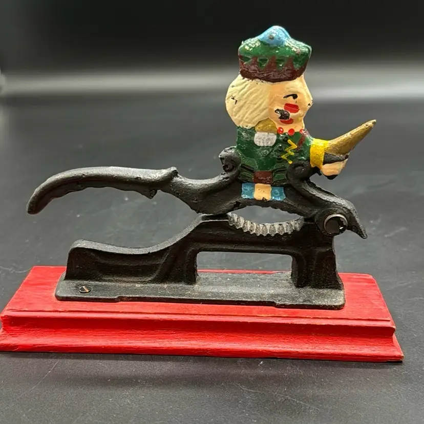 Vintage Christmas CAST IRON NUTCRACKER SOLDIER KNIGHT ON HORSE HOLDING SWORD