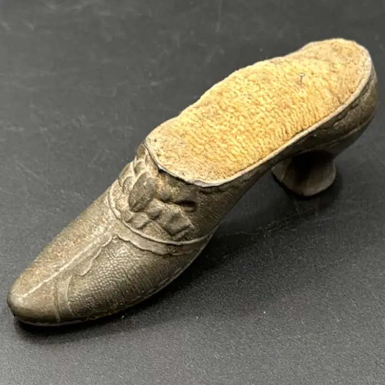 #01 Antique Metal shoe pin cushion from the Victorian era