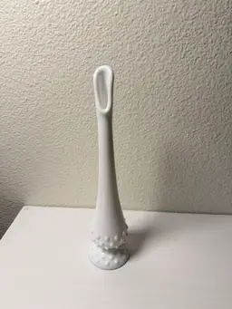 Swung Vase