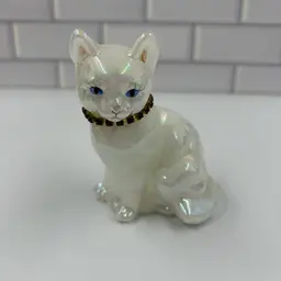 White Iridescent Fenton Calendar Cat Ruby Collar With Blue Eyes Hand Painted Signed Hayhurst