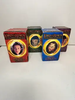 THE LORD OF THE RINGS VINTAGE COLLECTIBLE GLASS GOBLETS IN ORIGINAL BOX SET OF 4
