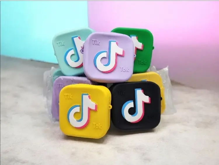 TikTok Silicone Crossbody Bags 10 Piece Lot Premium Silicone Bright Color Bags