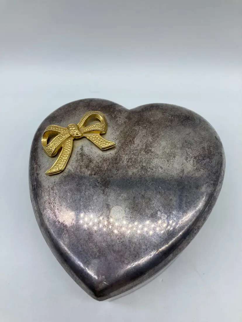 Silver Plated Heart Shaped Golden Bow Jewelry Trinket Box with Fabric Lining
