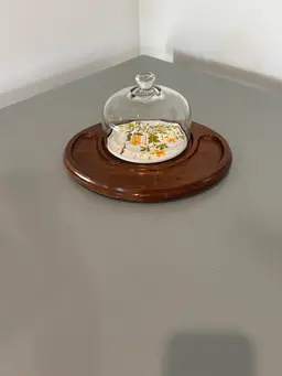 Vintage Goodwood Cheeseboard With Glass Done Lid 12 X 9 Inches 3.8 Lbs