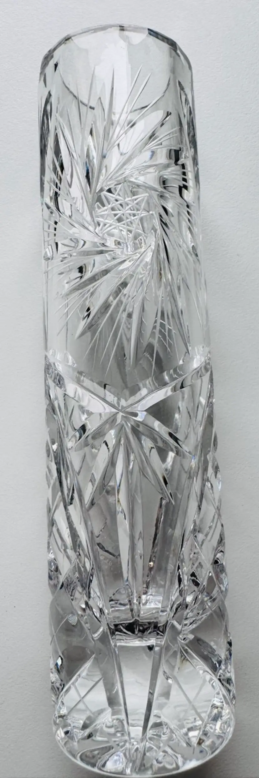 Beautiful Crystal Bud Vase Starburst Bottom