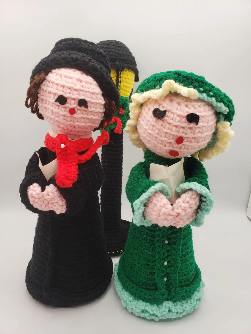 Vintage Crochet Christmas Caroler Figures Lamp Post Dog 6 Pcs Handmade 1980's. This set is so freaking adorable!