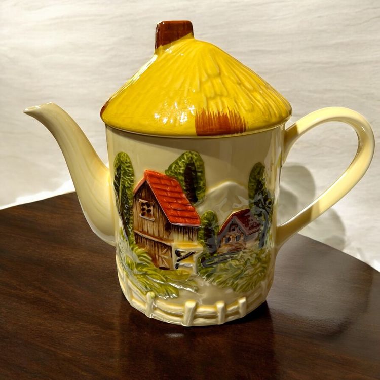 #01 017 Farm Seen Yellow Background That's Roof Lid Marks And Rosenfeld 8.5" X 9.5" 1950S Japan Teapot