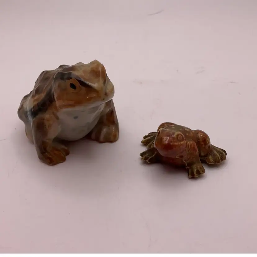 POW1 VTG Folk Art Pottery Frogs 1.5”