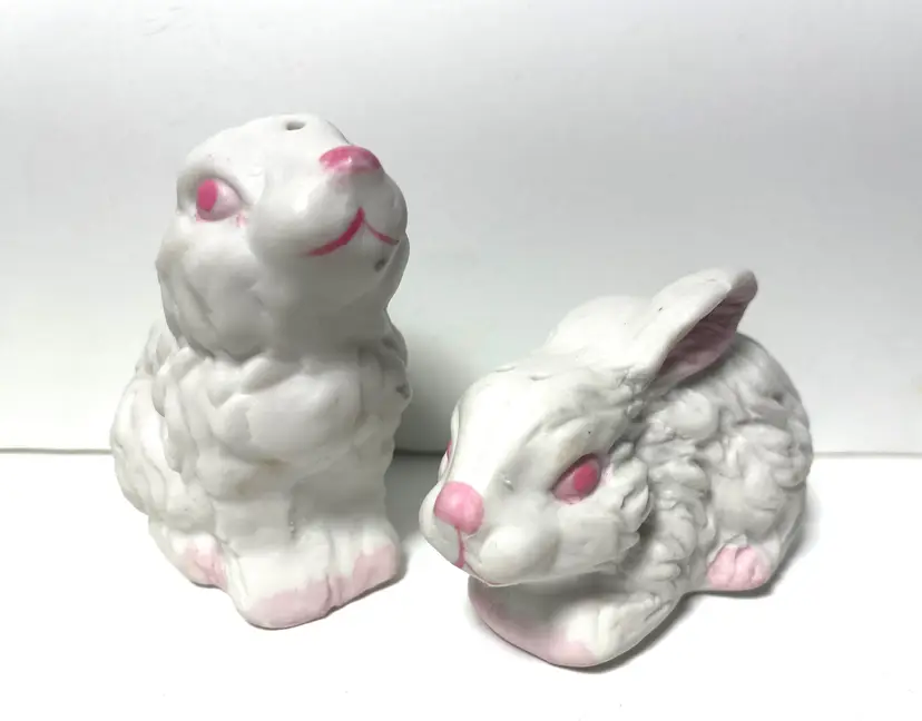 #01 Spring Bunny Salt And Pepper Shakers. Easter.