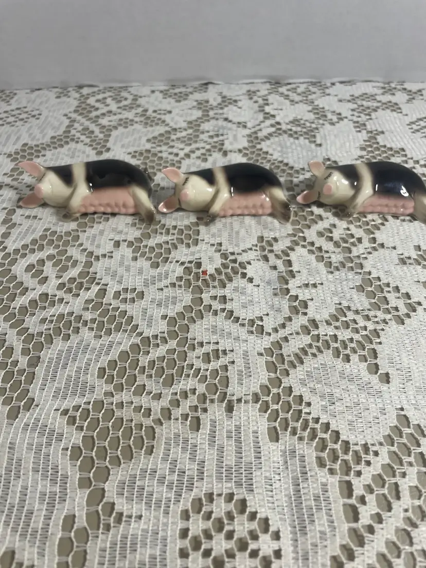 Vintage Hagen Renaker Mama Pig Feeding Sleeping Sow Hand Painted Figurine