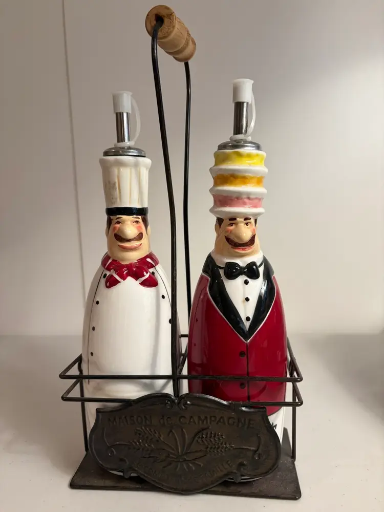 Vintage Chefs Oil & Vinegar Dispenser Bottles" Maison de Campagne Metal Holder