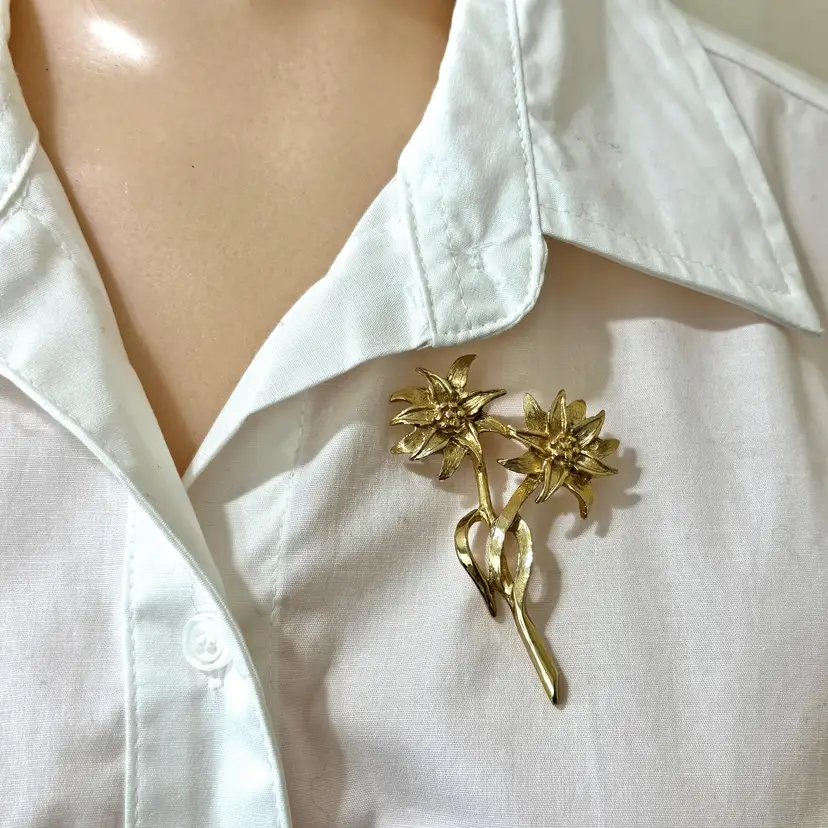 Double Sunflower Gold Tone Brooch Floral Pin Garden Summer 1990s Vintage